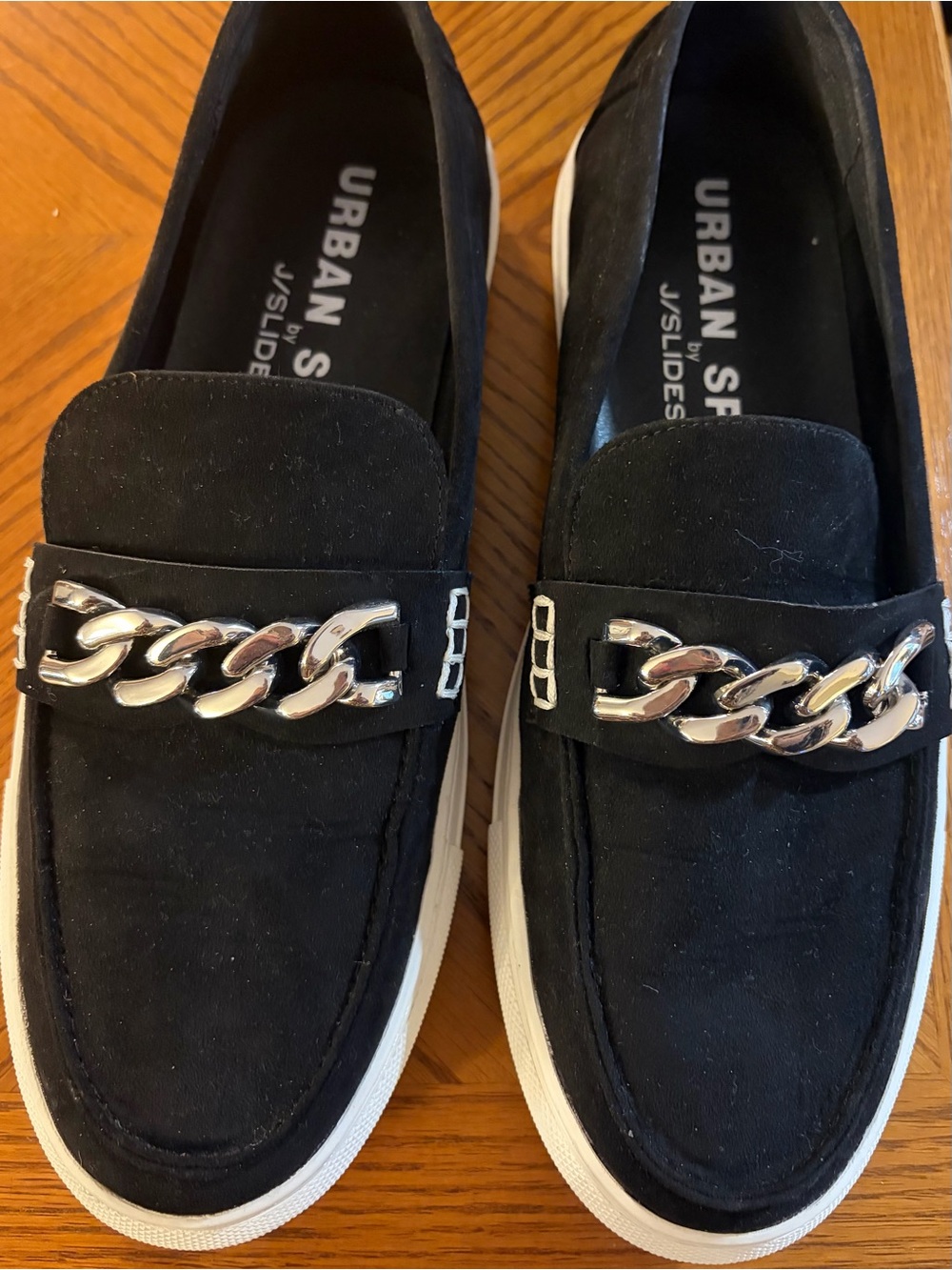 Urban sport loafer with silver chain Size 11